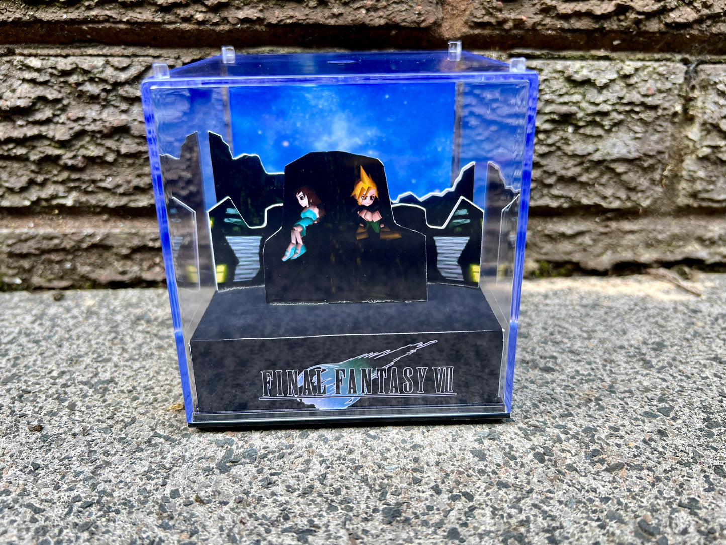 CLOUD & TIFA - Final Fantasy 7 - 3D Game Cube Diorama